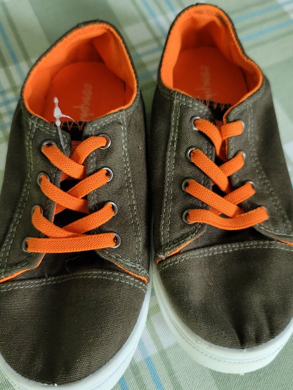Oomphies sneakers shoes Boy size 12